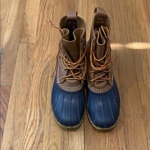 Lightly worn sperry boots